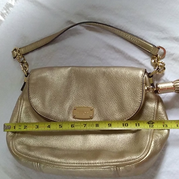 **WKEND SALE** Michael Kors Metallic Pale Gold Bedford Tassel Med - Picture 14 of 16